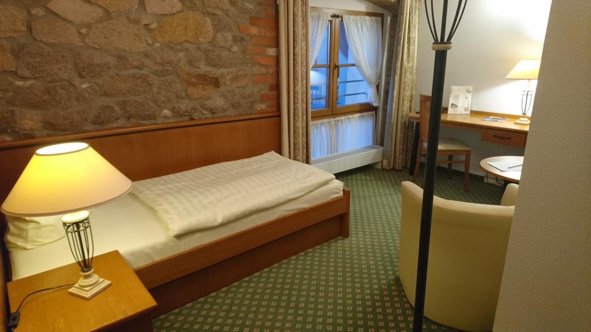 Ankerhof Hotel Halle  Екстер'єр фото